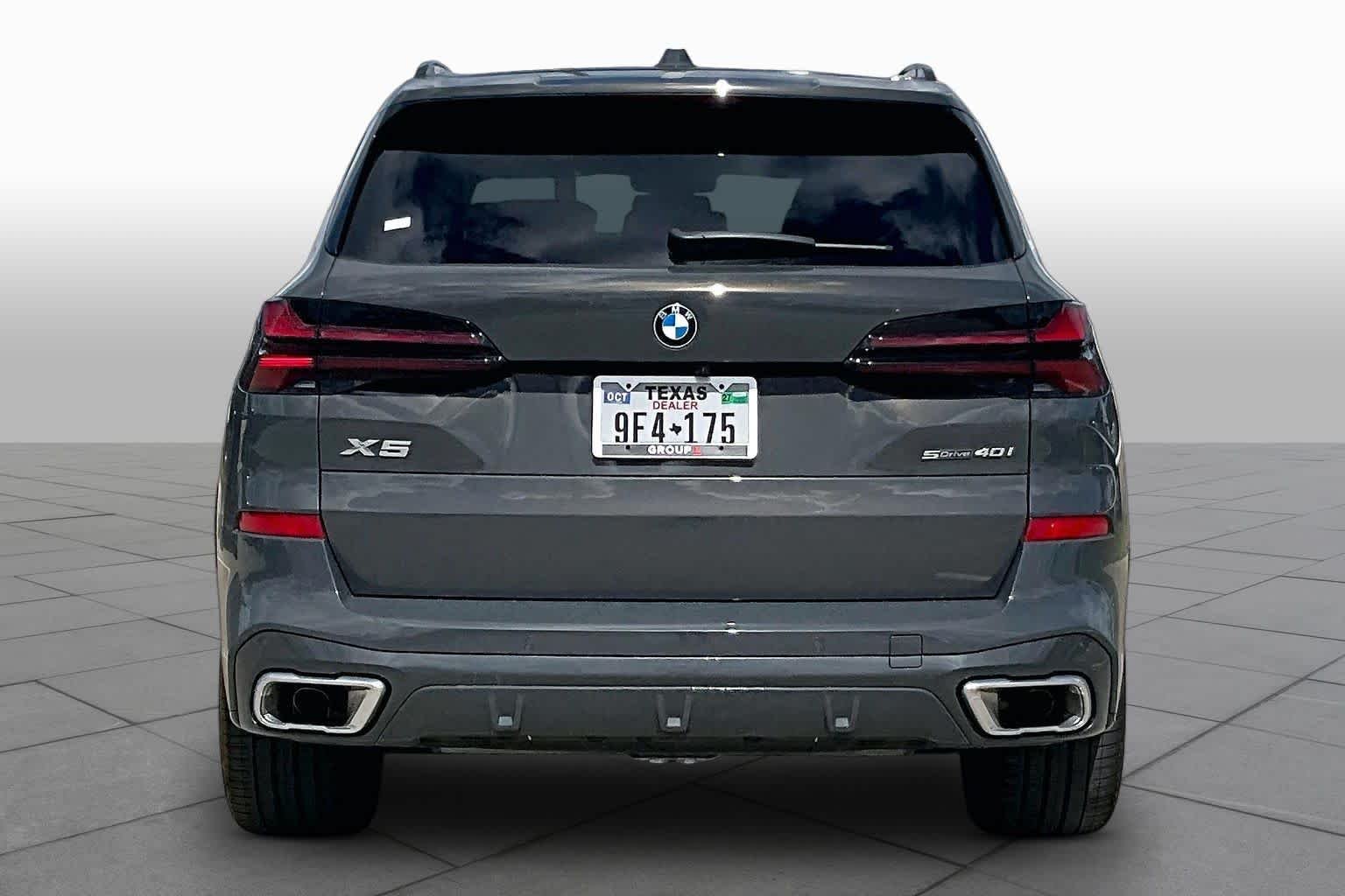 Used 2026 Dravit Grey Metallic BMW sDrive40i image 8