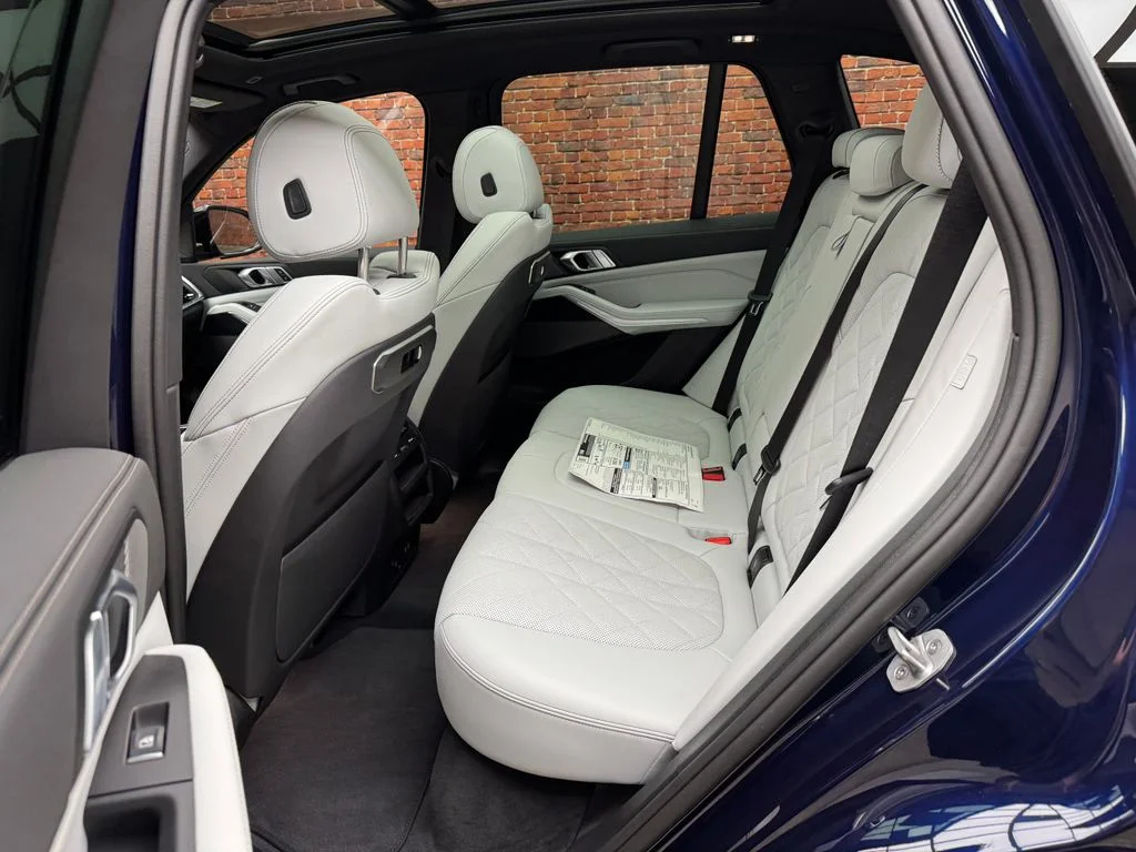 Used 2026 Blue BMW xDrive40i image 23