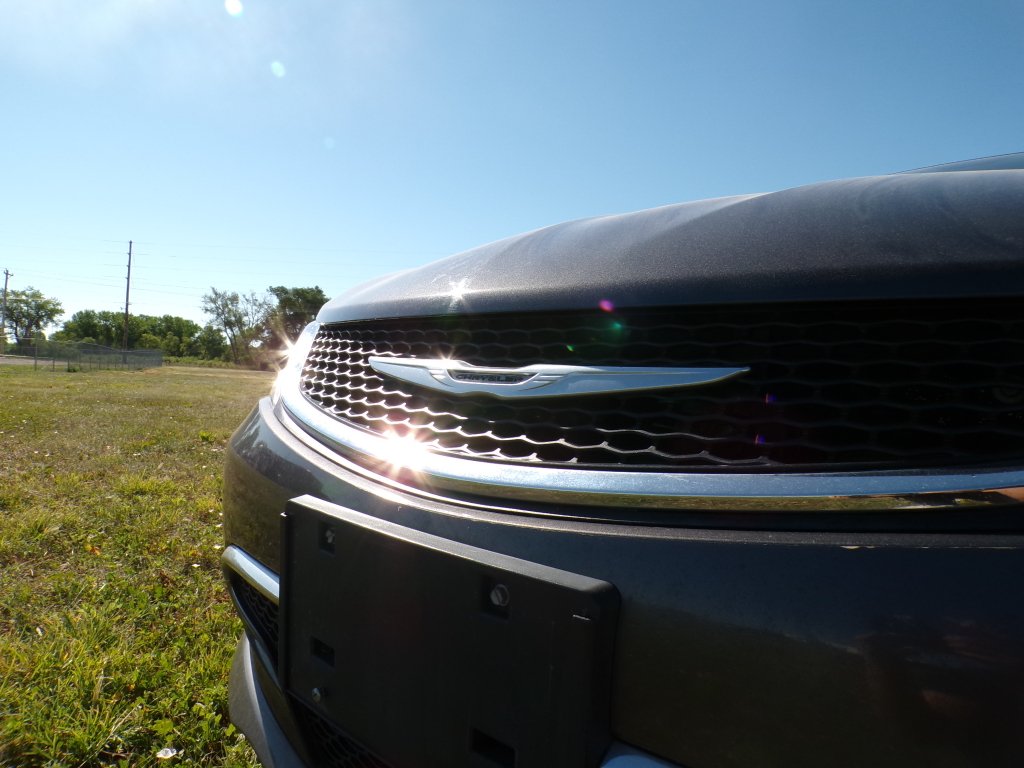 Used 2015 Granite Crystal Metallic Clearcoat Chrysler C image 9