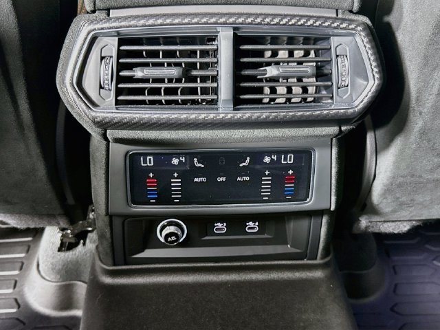 Used 2023 Gray Lamborghini Performante image 27