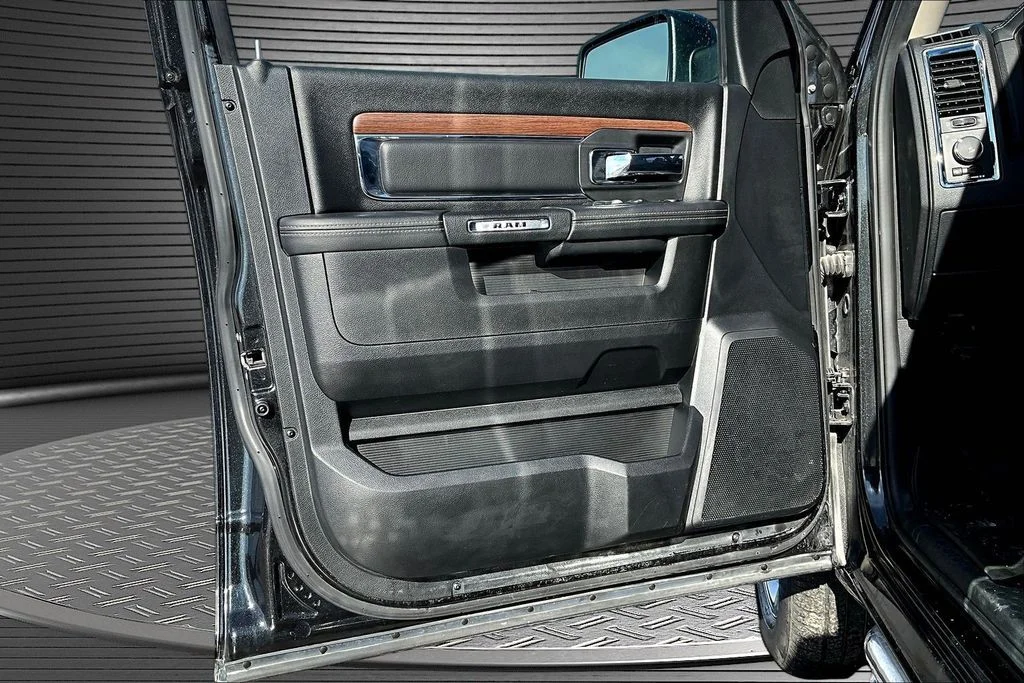 Used 2016 Black Ram Laramie image 21