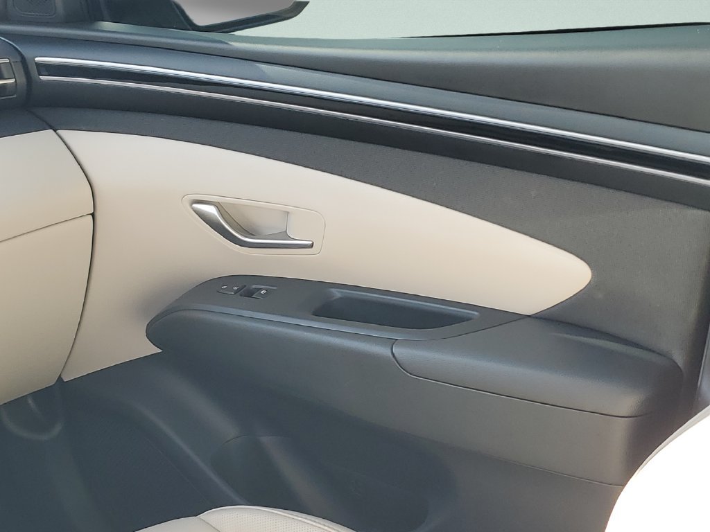 Used 2024 Silver Hyundai SEL image 13