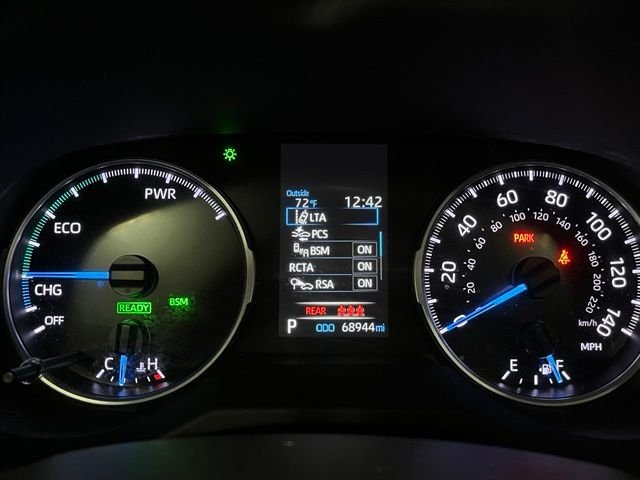 Certified Used 2022 Gray Toyota SE image 17