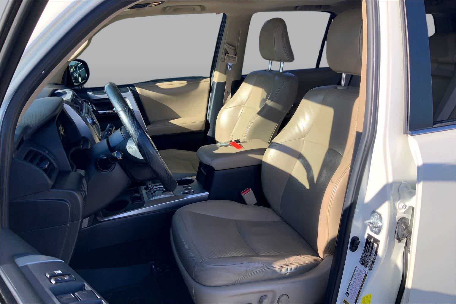 Used 2014 Blizzard Pearl Toyota Limited image 8