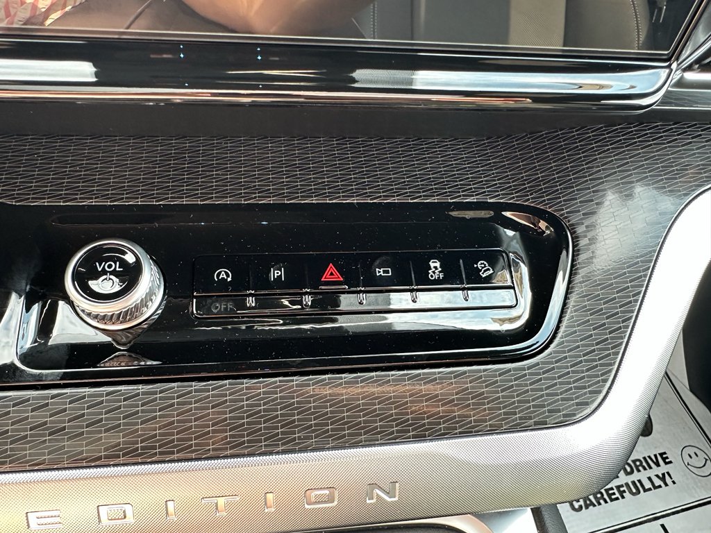 New 2025 Agate Black Metallic Ford Platinum® image 24