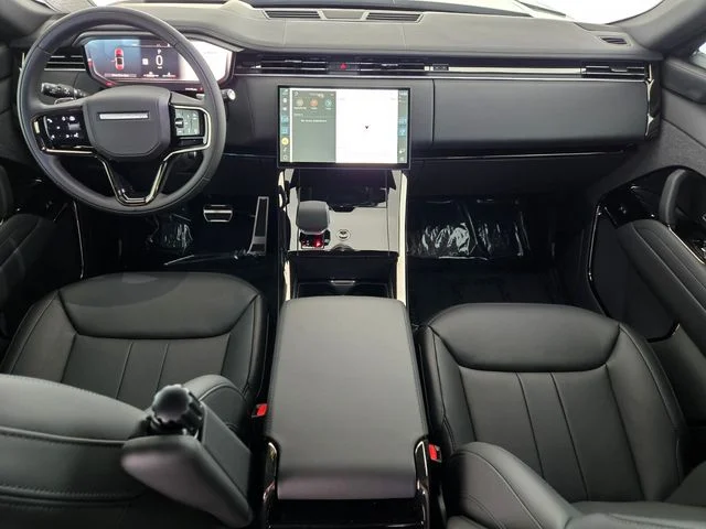 New 2026 Borasco Grey Land Rover Dynamic SE image 4