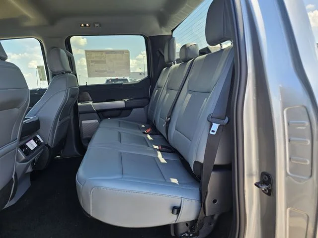 2025 Ford F-150 Lightning Flash - Photo 16