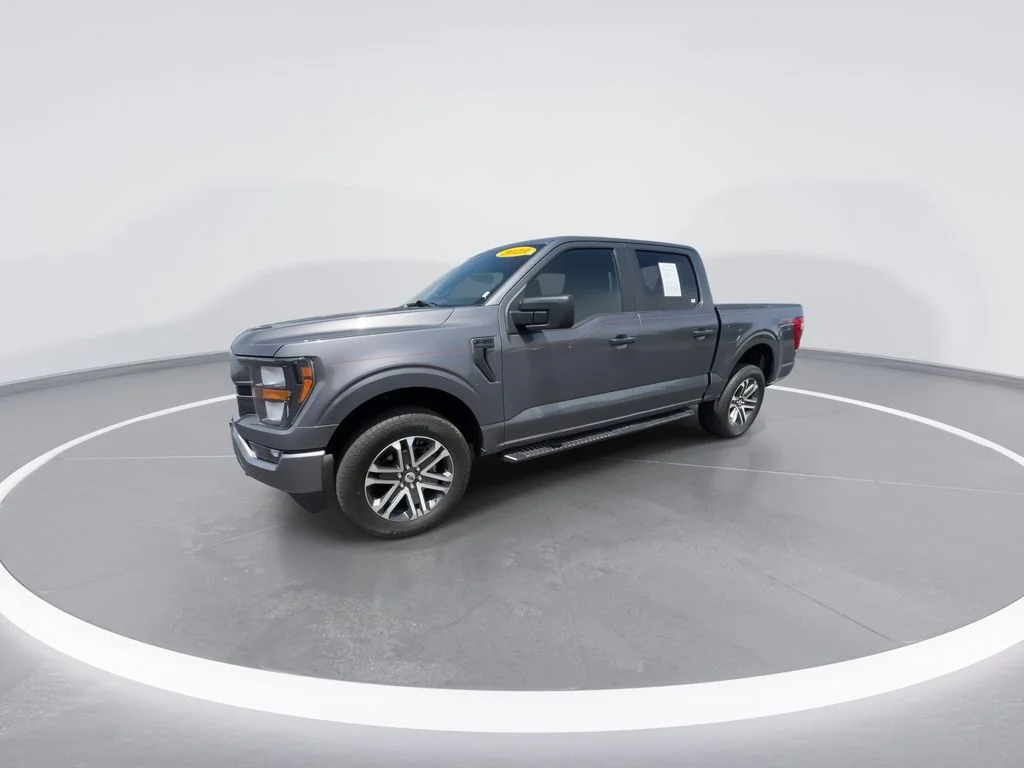 Used 2023 Gray Ford XL image 4
