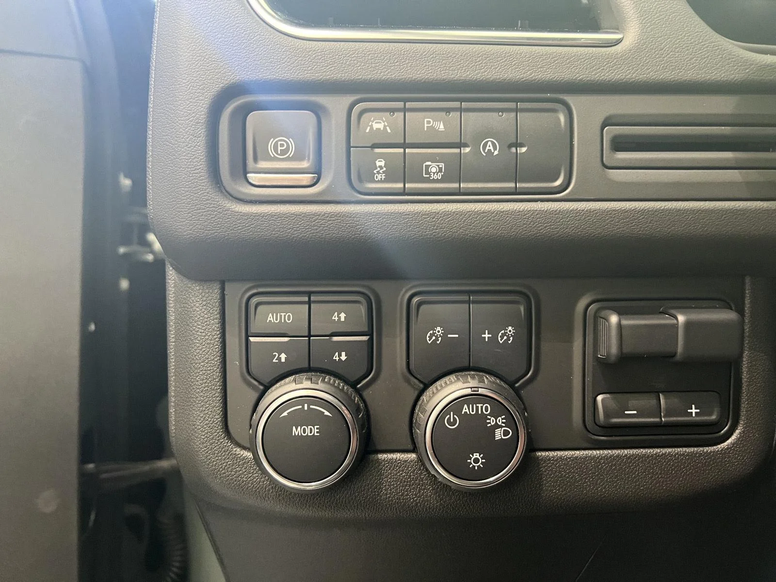 Used 2023 SILVER SAGE METALLIC Chevrolet LT image 12