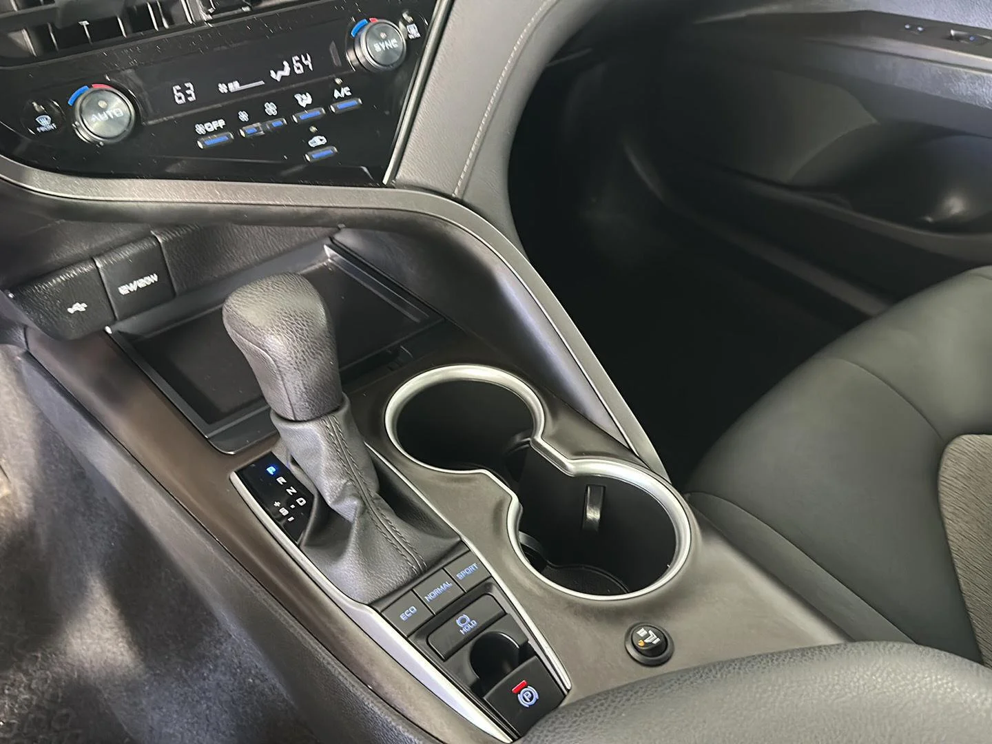 Used 2023 Ice Edge Toyota LE image 19