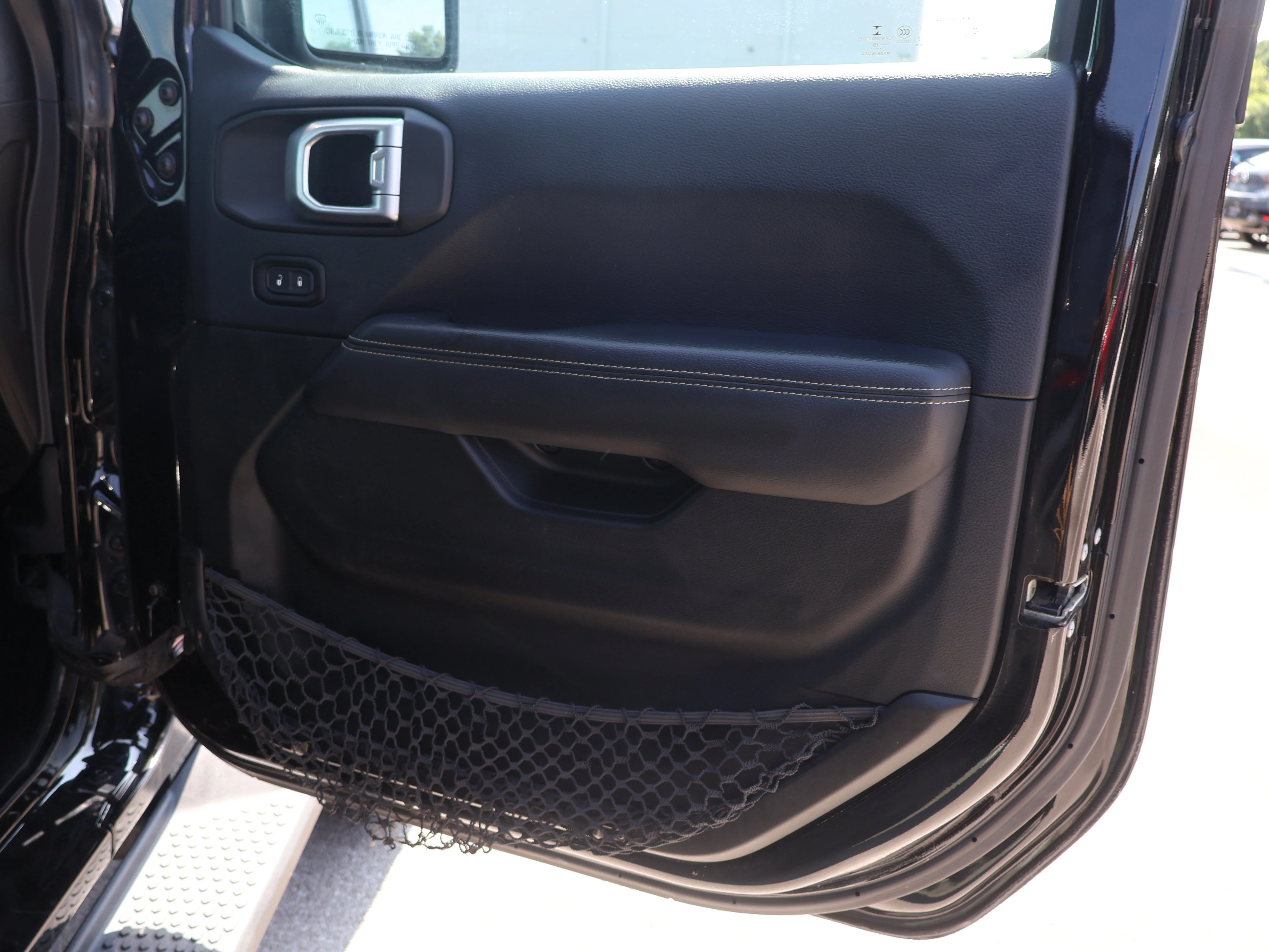 Used 2019 Black Clearcoat Jeep Sahara image 11