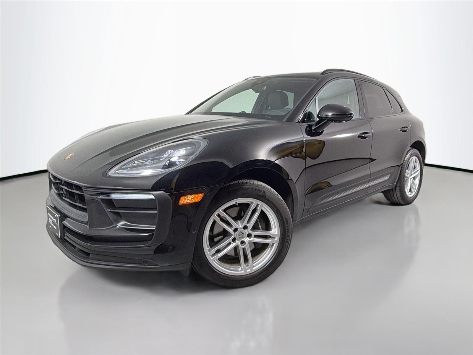 2024 Porsche Macan -'s photo