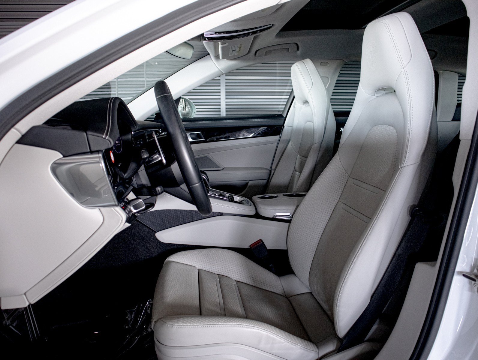 Certified Used 2023 White Porsche 4 image 5