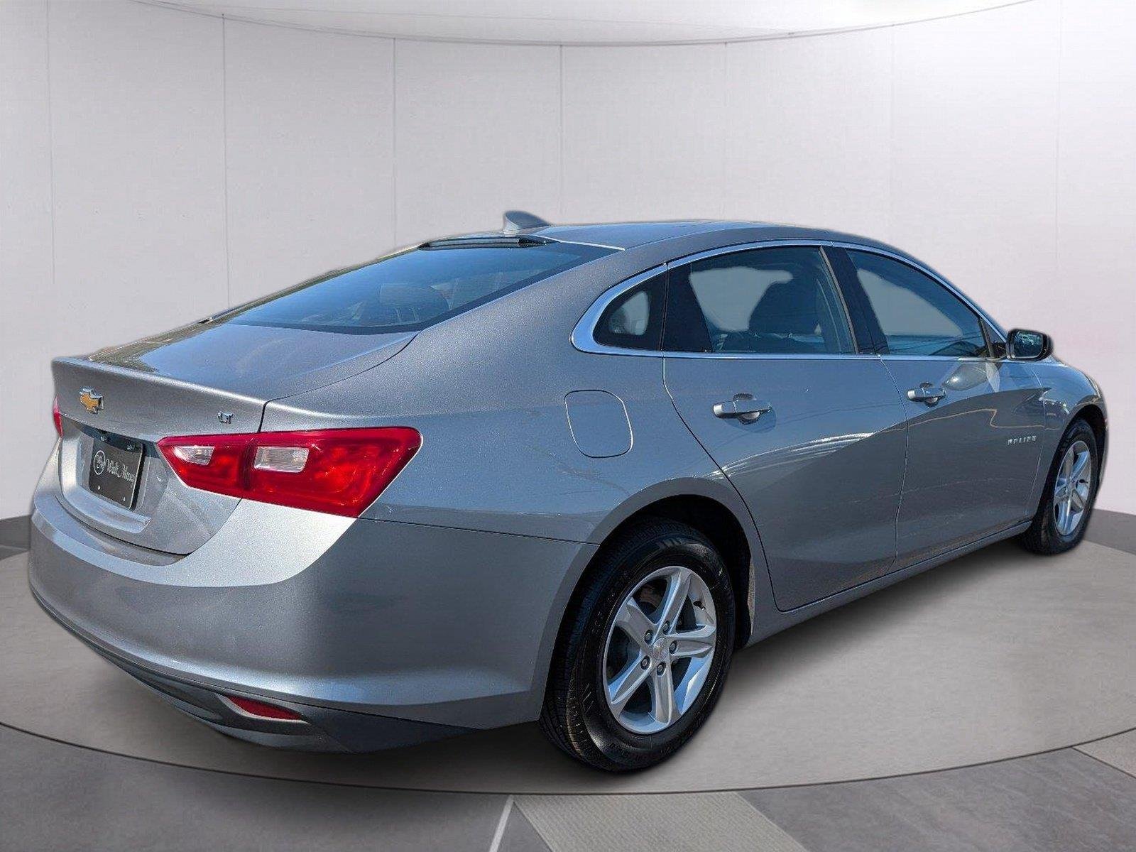 Used 2023 STERLING GRAY METALLIC Chevrolet LT image 7