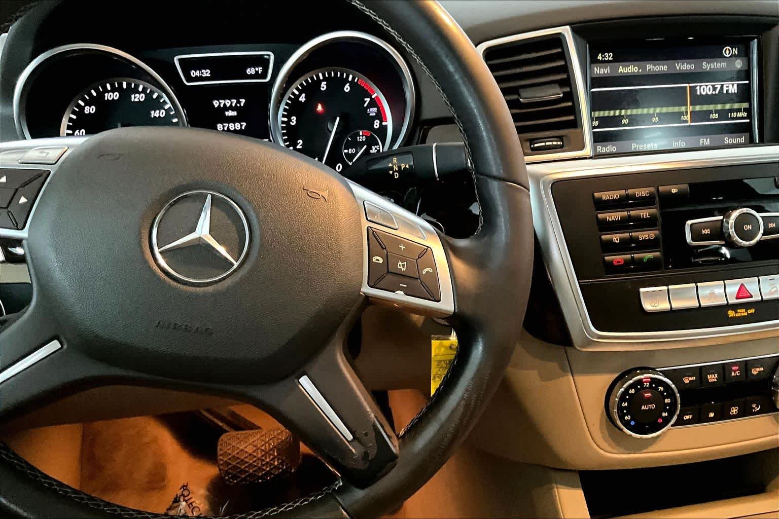 Used 2012 Arctic White Mercedes-Benz ML 350 image 25