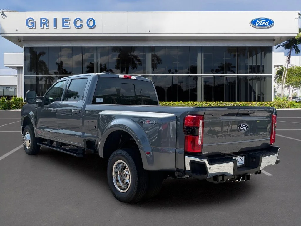 New 2027 Carbonized Gray Metallic Ford F-350® XLT image 5