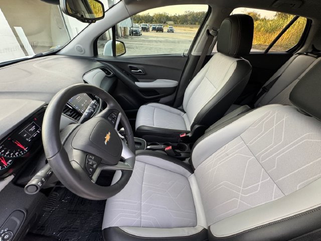 Used 2020 SUMMIT WHITE Chevrolet LT image 28