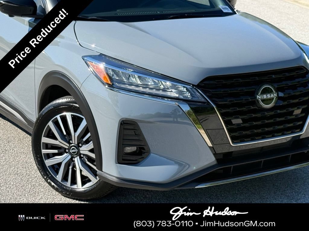 Used 2024 Gray Nissan SR Xtronic CVT image 6