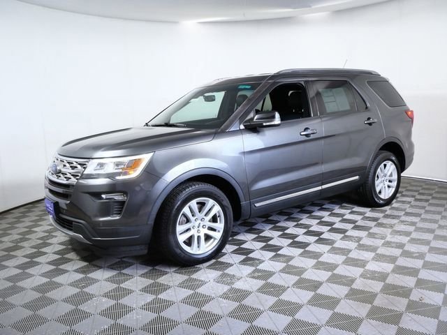 Certified Used 2018 Gray Ford XLT image 5