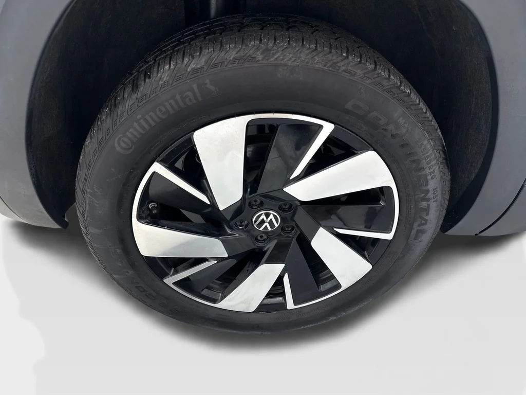 Used 2025 White Volkswagen 2.0T SE w/Technology image 86