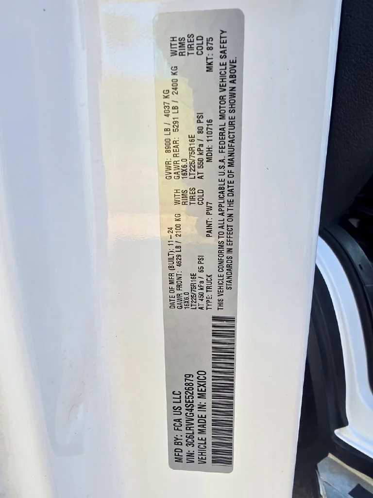 Used 2025 White Ram Base image 15