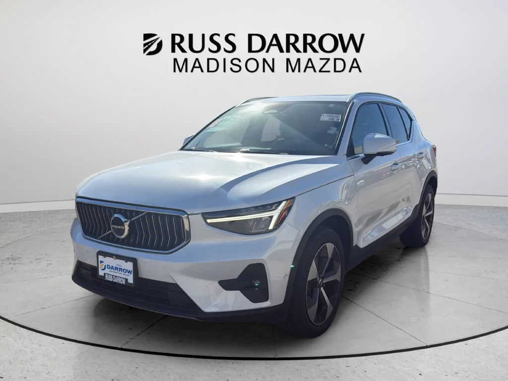2023 Volvo XC40
