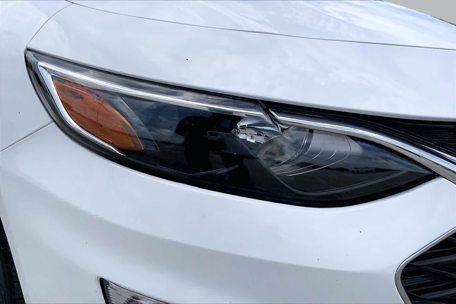Used 2022 Summit White Chevrolet RS image 27