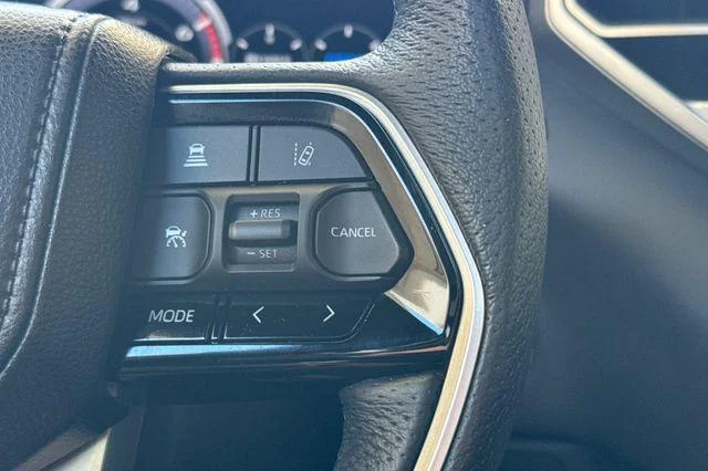 Certified Used 2023 WIND CHILL PEARL* Toyota  image 31