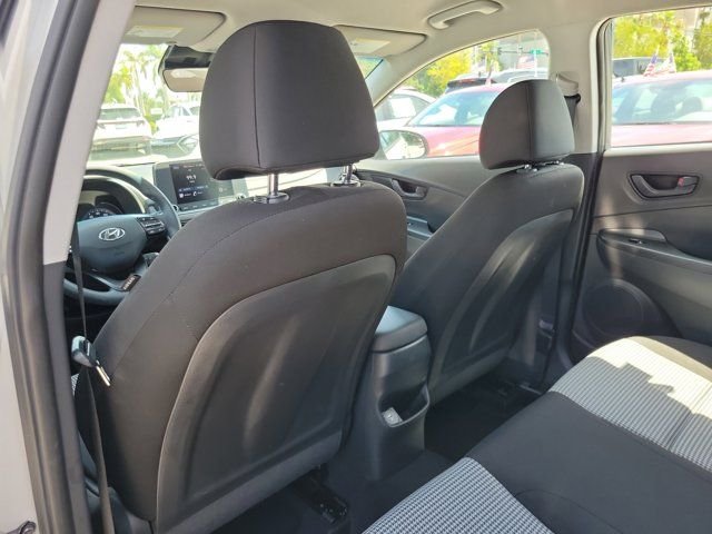 2023 Hyundai Kona SE - Photo 8