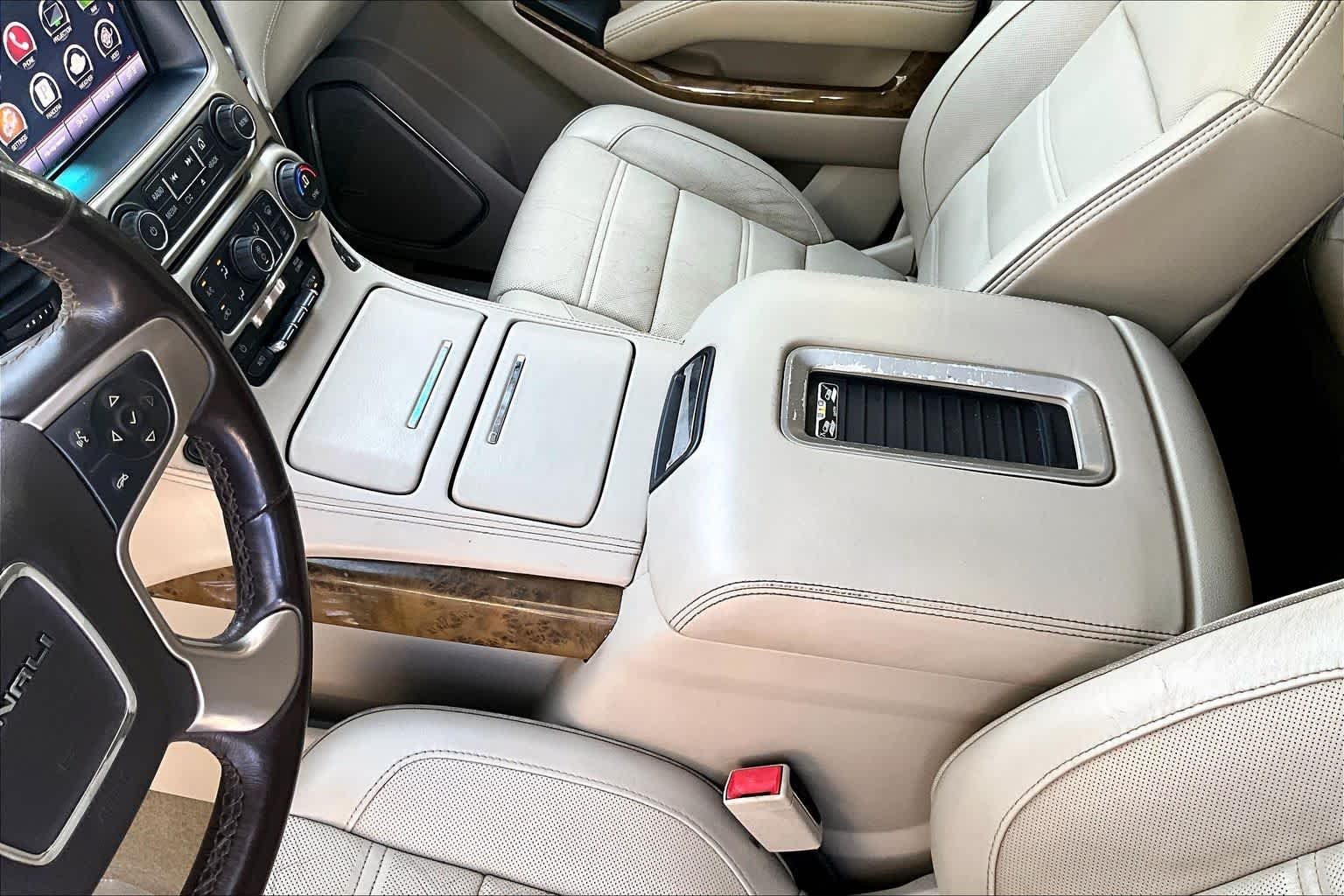 Used 2016 White Frost Tricoat GMC Denali image 17