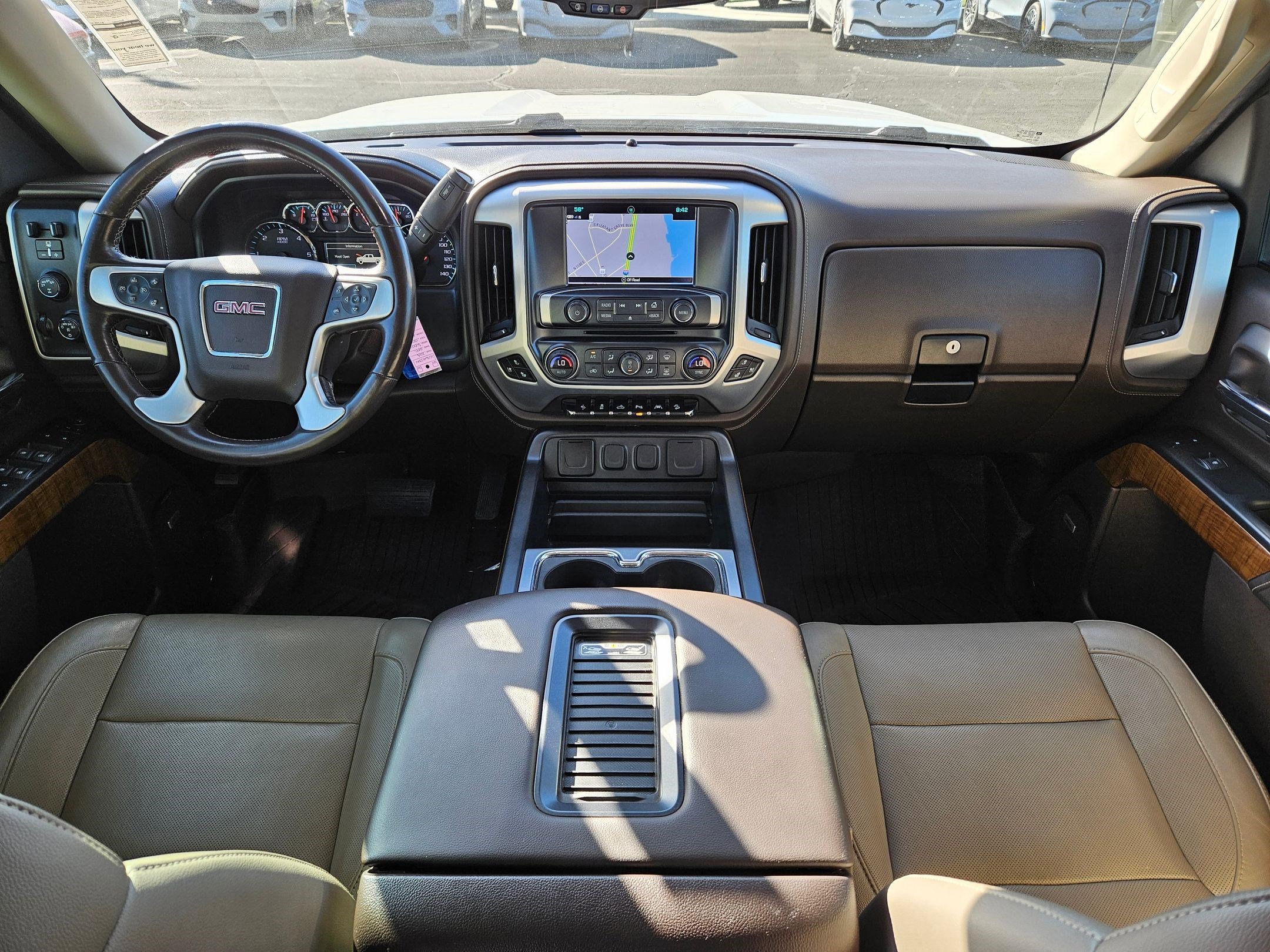 Used 2018 White Frost Tricoat GMC SLT image 29