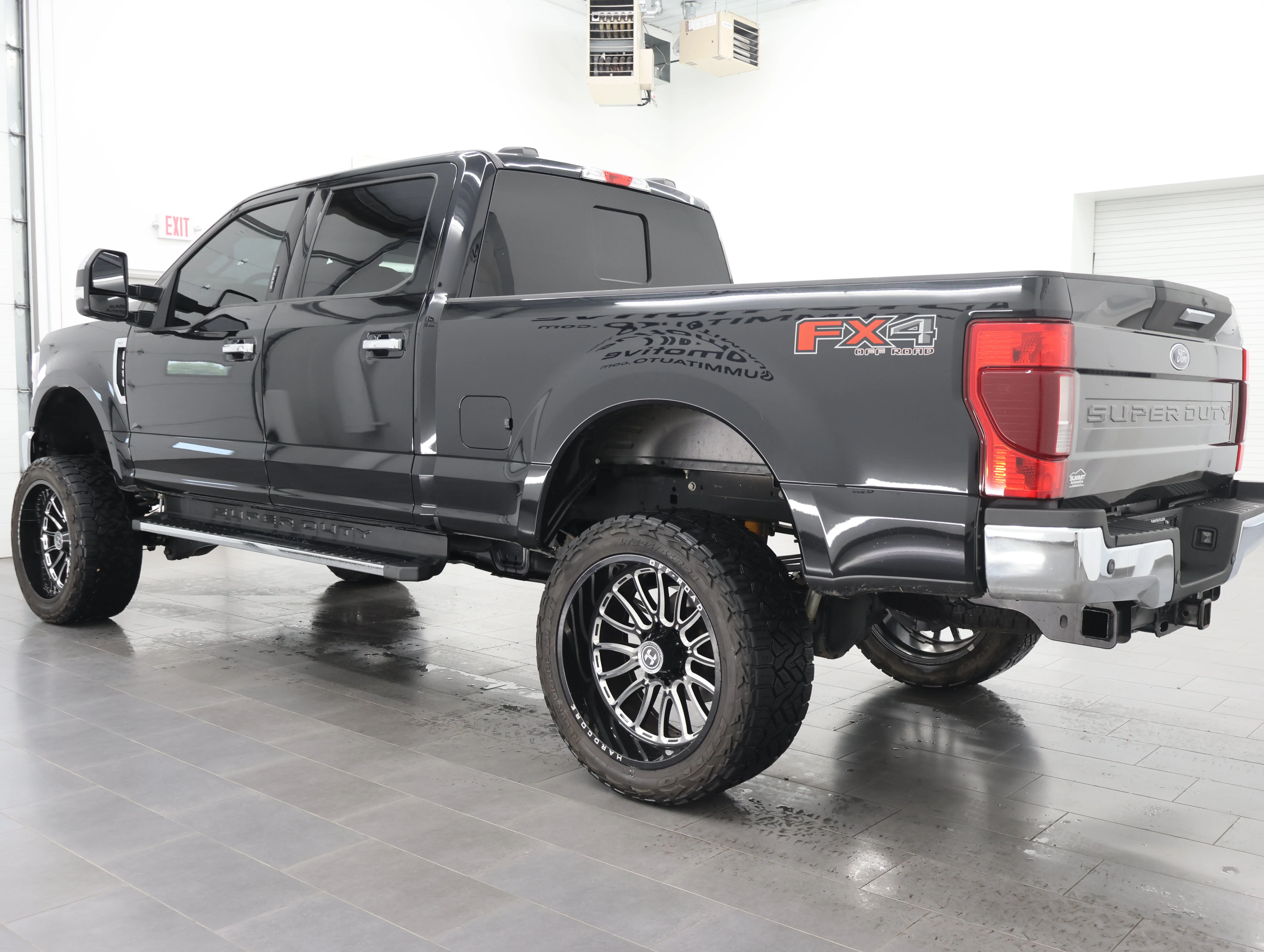 Used 2021 Agate Black Metallic Ford XLT image 6