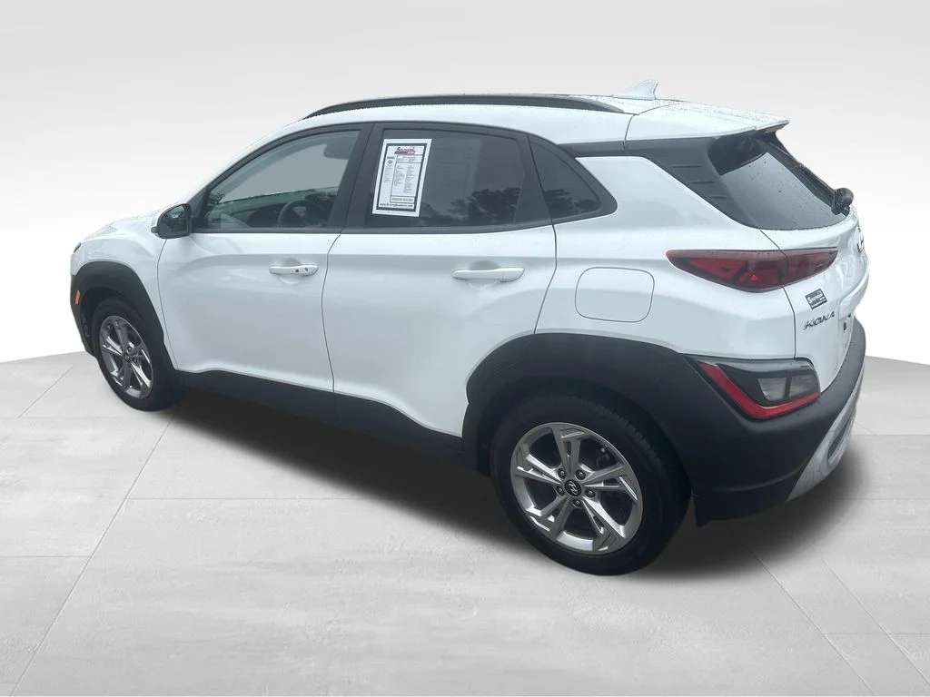 Used 2023 White Hyundai SEL image 21