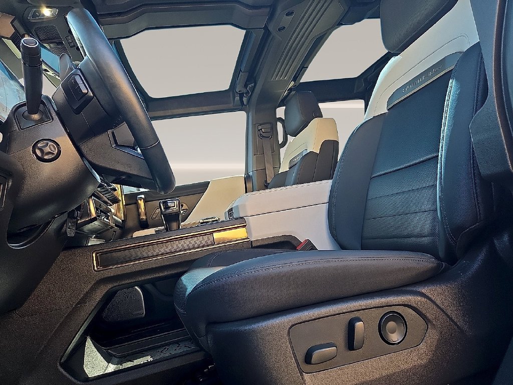 Used 2024 Black GMC 2X image 13