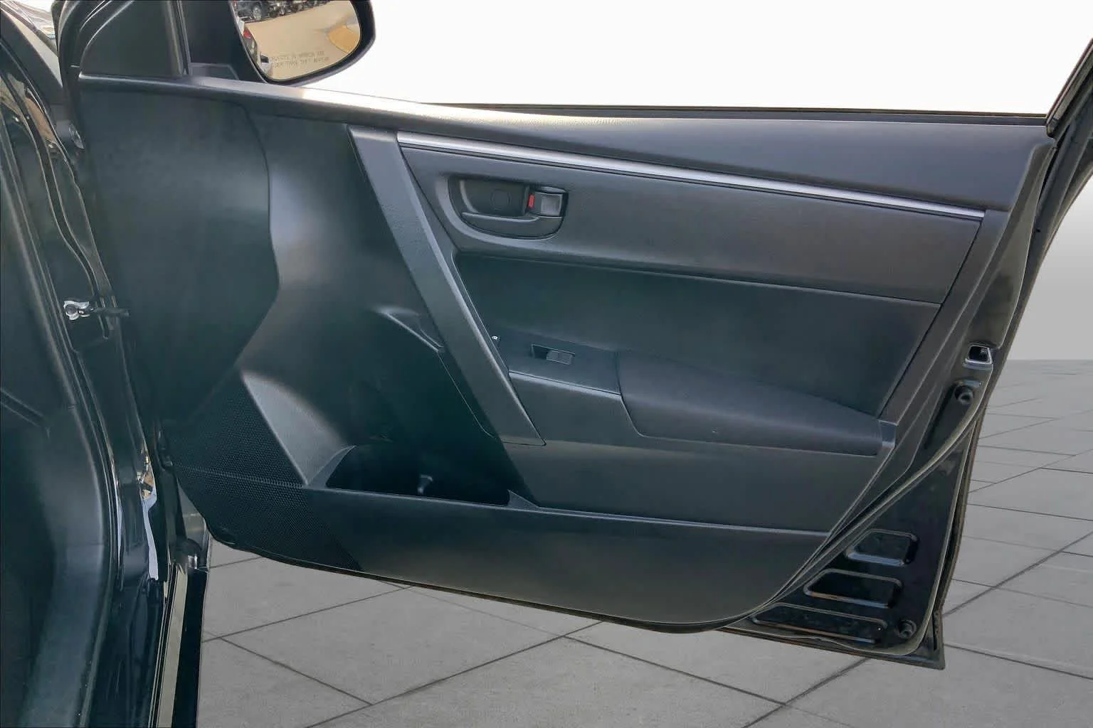 Used 2014 Black Sand Mica Toyota L image 20