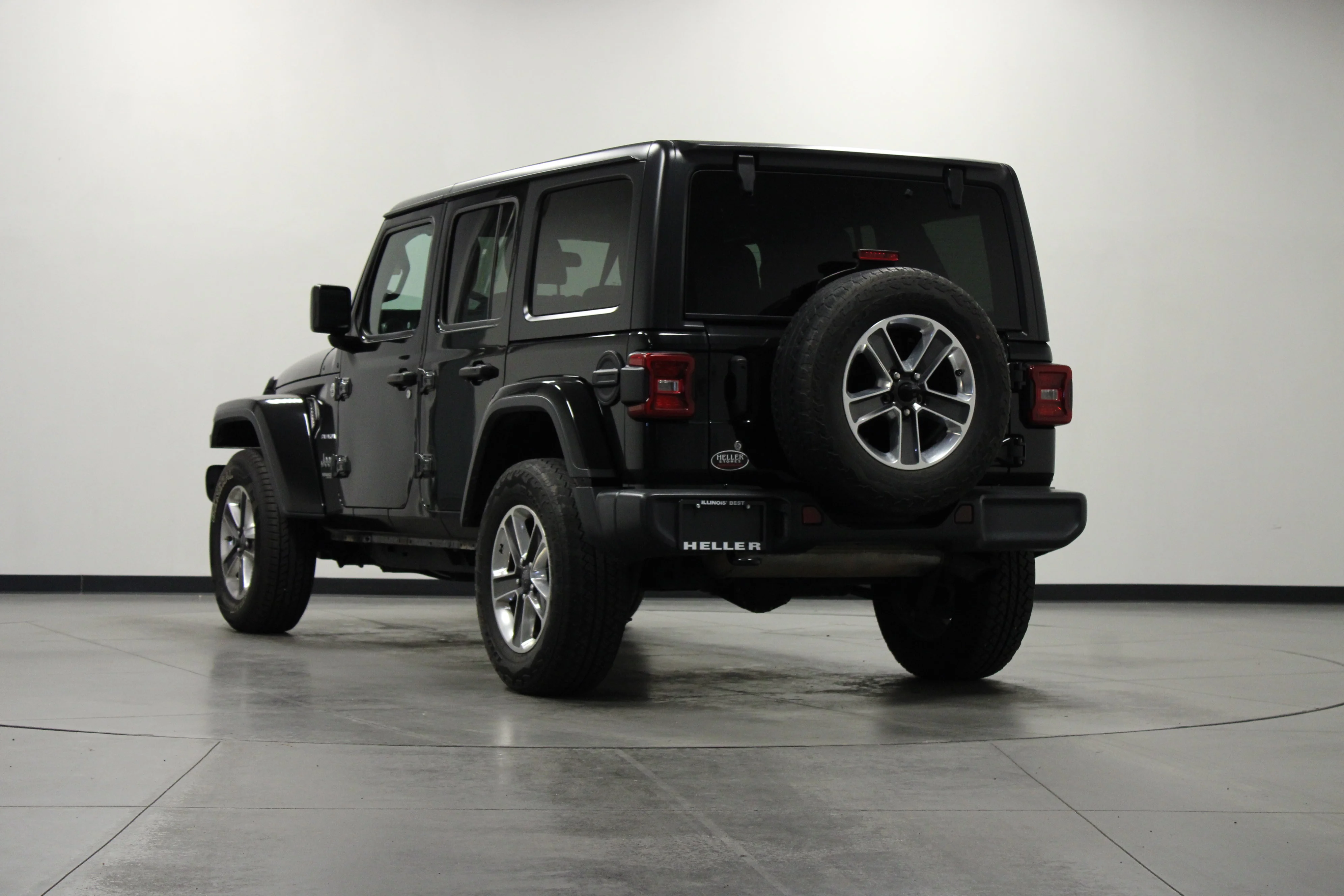 Used 2018 Black Clearcoat Jeep Sahara image 6
