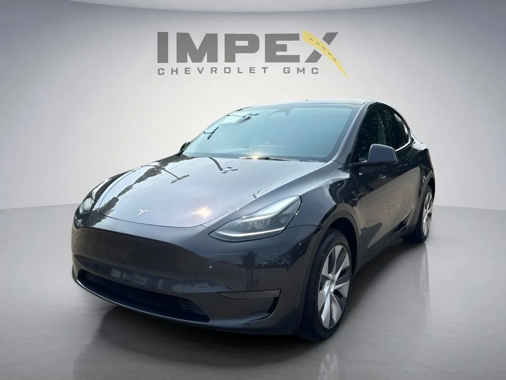 Used 2024  Tesla Long Range image 1