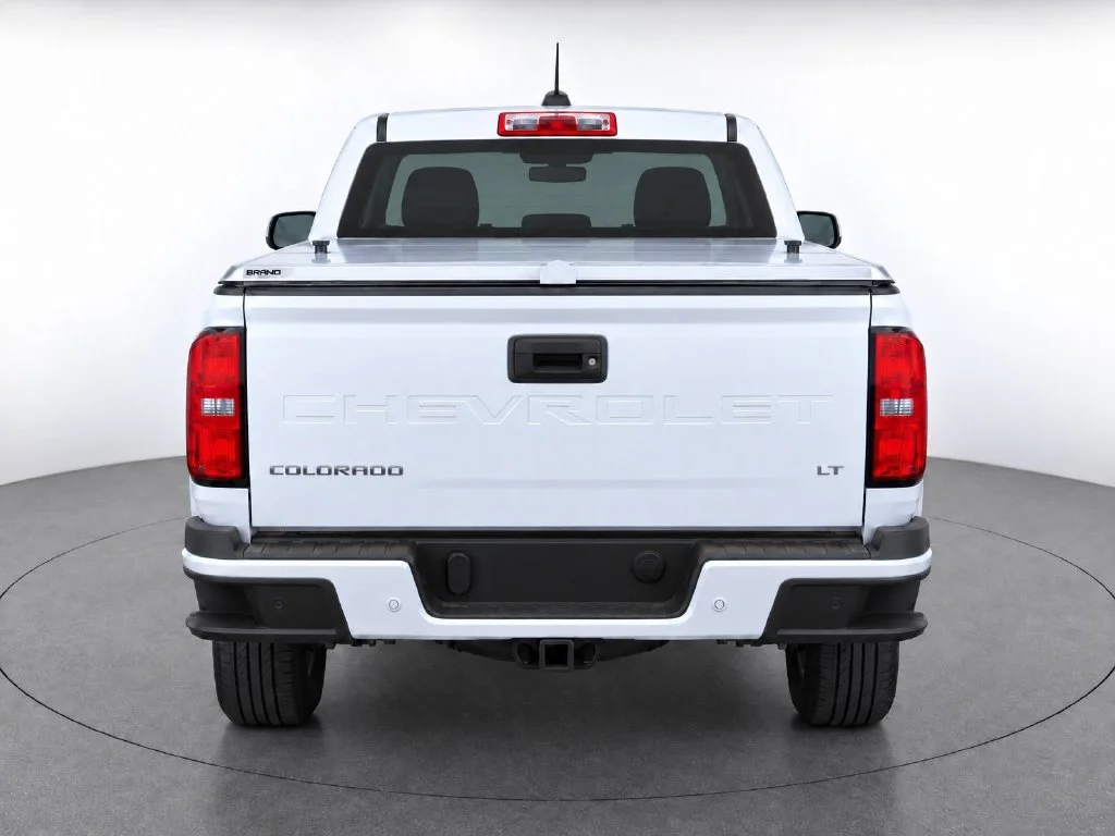 Used 2022 White Chevrolet LT image 6