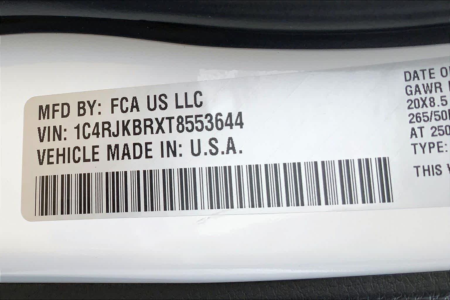 New 2026 Bright White Clear-Coat Exterior Paint Jeep Limited image 19