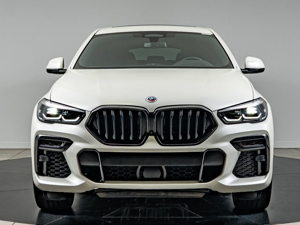 Used 2023 Frozen Brilliant White Metallic BMW M50i image 2