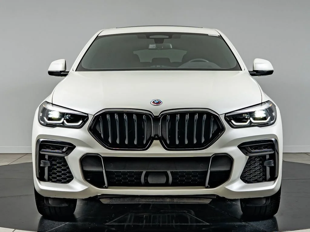 Used 2023 Frozen Brilliant White Metallic BMW M50i image 2