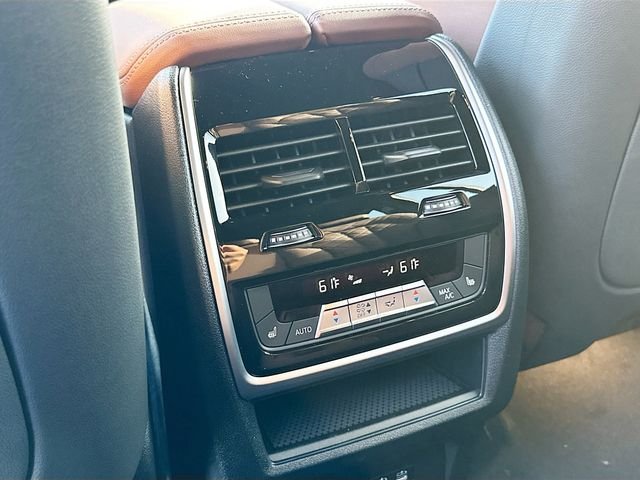 New 2027 White BMW xDrive40i image 18