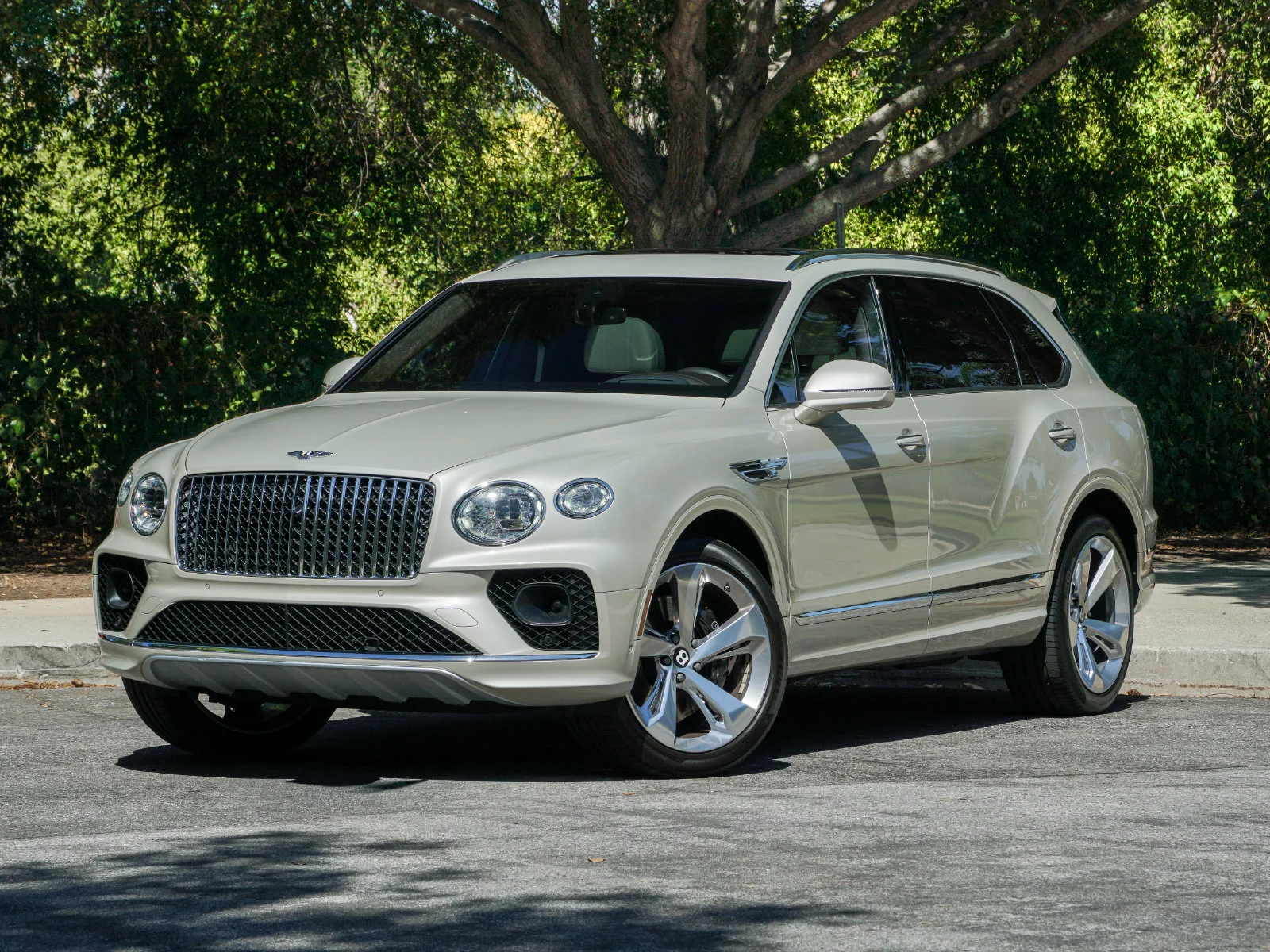 Certified Used 2023 White Sand by Mulliner Bentley  image 1