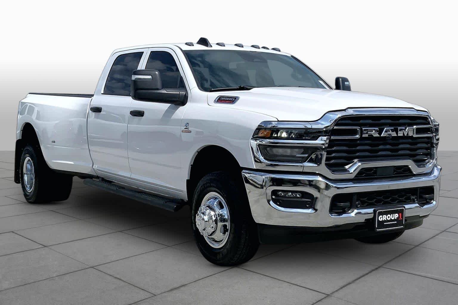 New 2026 Bright White Clear-Coat Exterior Paint RAM Tradesman image 2