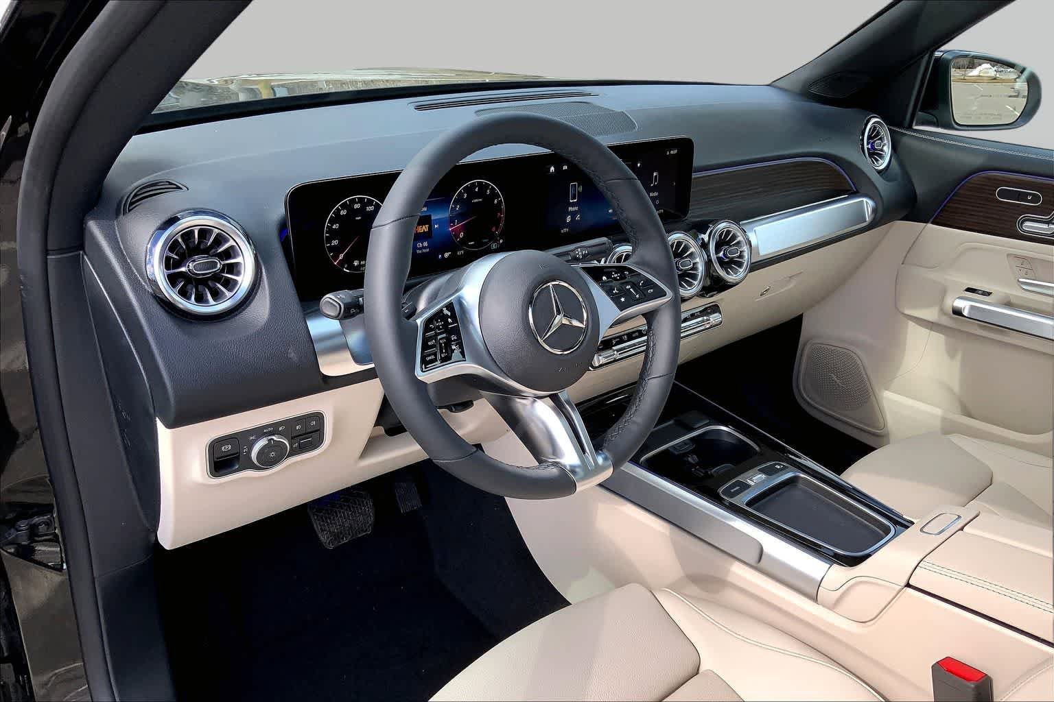New 2026 Night Black Mercedes-Benz GLB 250 image 9