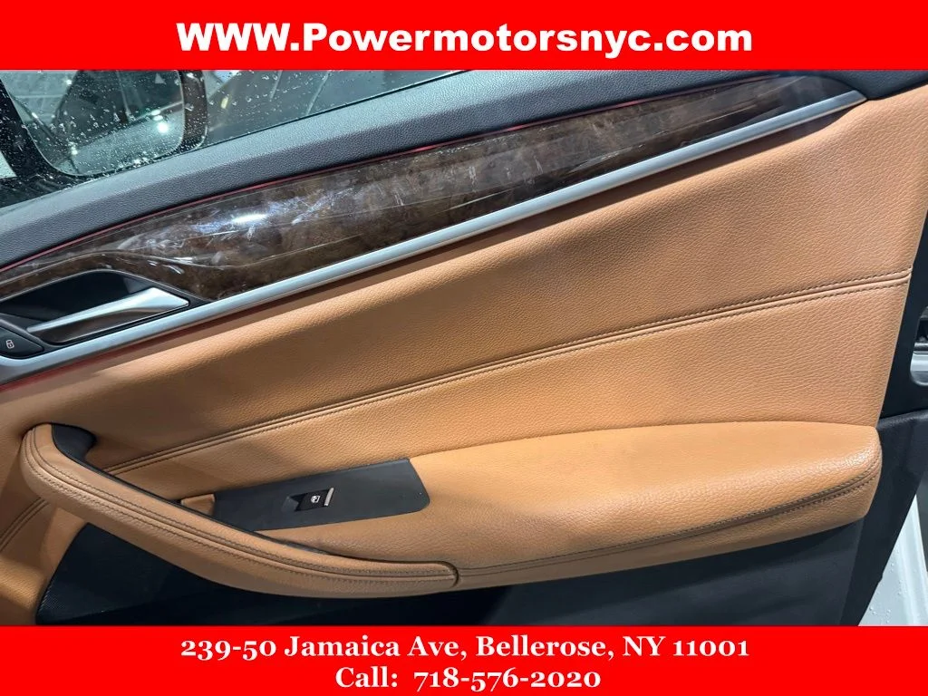 Used 2019 White BMW 540i xDrive image 33