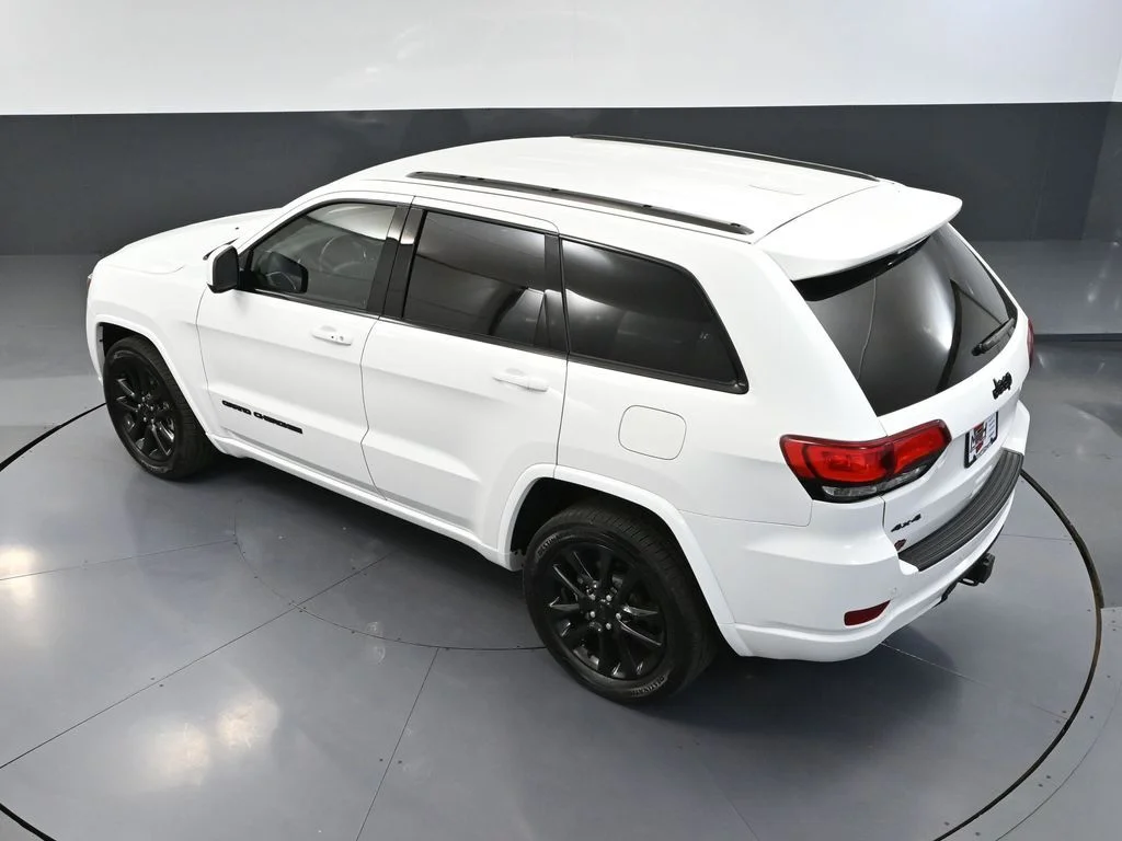 Used 2021 White Jeep Laredo X image 57