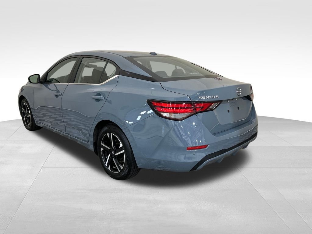 Used 2024 Gray Nissan SV image 3