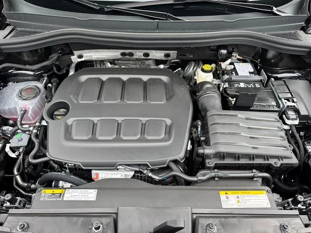 New 2026 Deep Black Pearl Volkswagen 2.0T SE image 10
