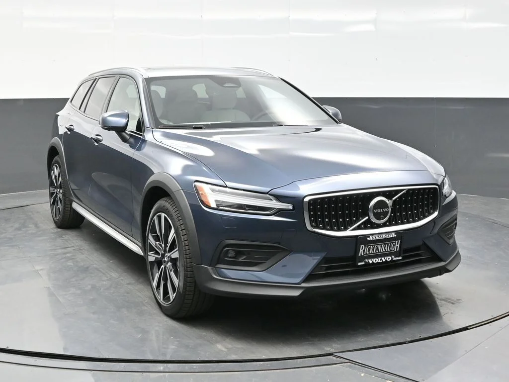 2026 Volvo V60 Cross Country